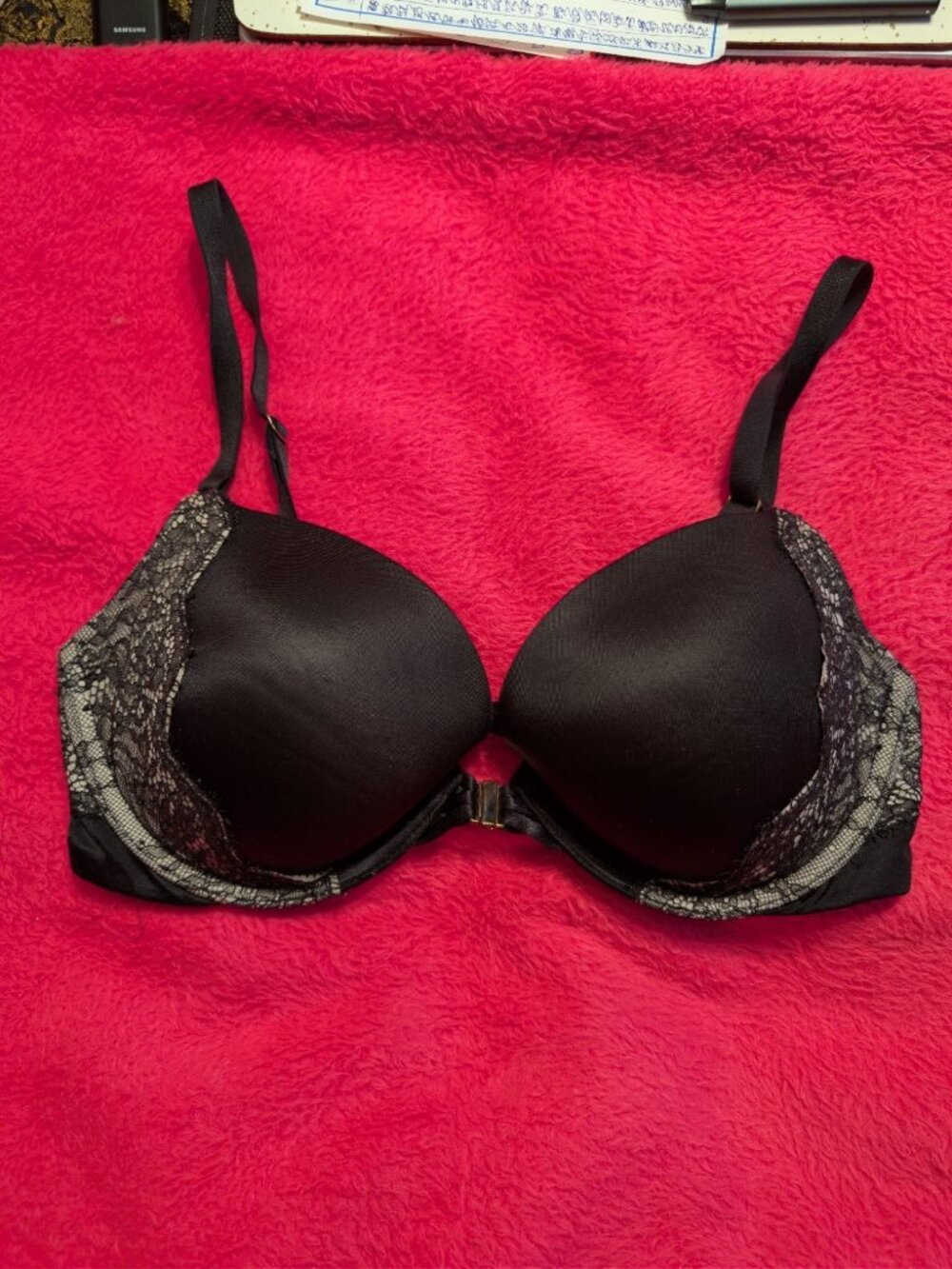 Victoria's Secret Very Sexy Push-Up Bra 34D Black Lace Front Close Racerback
